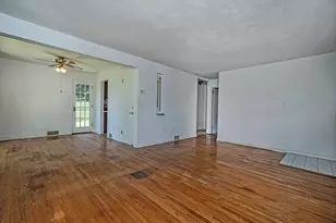 834 Hawthorne Dr, Blackridge, PA 15235 - Photo 8