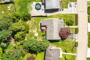 129 Donmor Dr, Ross Twp, PA 15237 - Photo 6