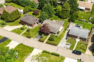 129 Donmor Dr, Ross Twp, PA 15237 - Photo 4