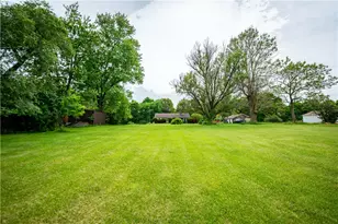 321 Pleasant Dr, Center Township, PA 15001 - Photo 4
