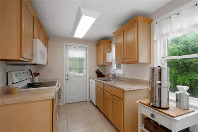 383 Woodcliff Cir, Scott Township, PA 15243 - Photo 10