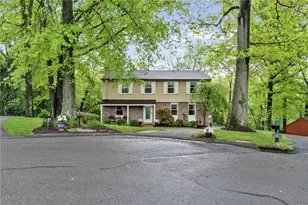 111 William Penn Cir, Leet Township, PA 15143 - Photo 2
