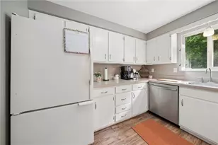 210 Timber Dr, Trafford, PA 15085 - Photo 8