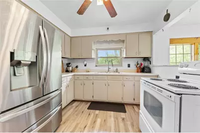 118 E Hillis St, Youngwood, PA 15697 - Photo 10