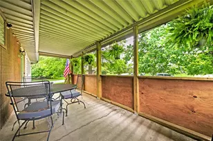 118 E Hillis St, Youngwood, PA 15697 - Photo 6