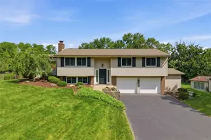 323 Alamo Dr, Pittsburgh, PA 15241 - Photo 1