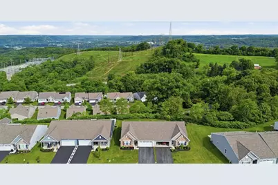 430 Dana Dr, Pittsburgh, PA 15068 - Photo 16