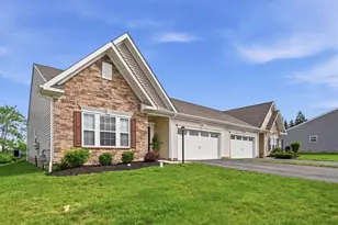 430 Dana Dr, Pittsburgh, PA 15068 - Photo 1