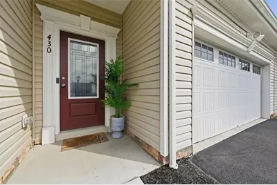 430 Dana Dr, Pittsburgh, PA 15068 - Photo 2