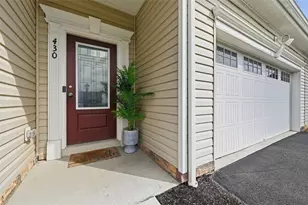430 Dana Dr, Pittsburgh, PA 15068 - Photo 2
