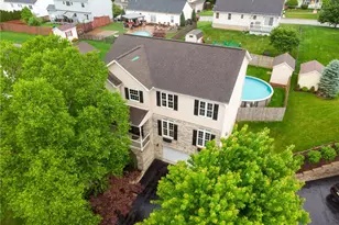 125 Edgewood Dr, New Stanton, PA 15672 - Photo 2