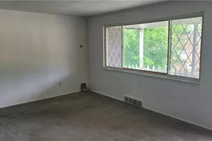 11032 Azalea Dr, Pittsburgh, PA 15235 - Photo 2