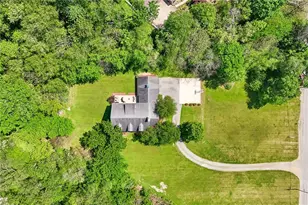 500 Morningstar Dr, Franklin Township, PA 16117 - Photo 4