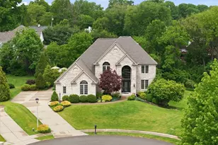 2013 Marjorie Ln, Moon/Crescent Twp, PA 15108 - Photo 2