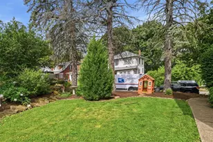 131 W Marietta St, Munhall, PA 15120 - Photo 32