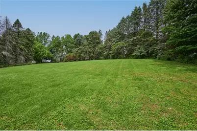 122 Springhouse Dr, Center Township, PA 16001 - Photo 32