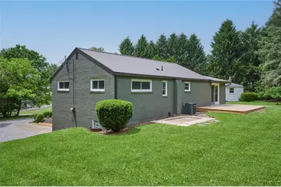 122 Springhouse Dr, Center Township, PA 16001 - Photo 28