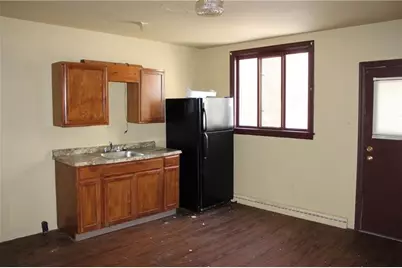 569 Linden Way, Donora, PA 15033 - Photo 4