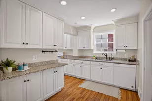 2406 Morrow Pl, Bethel Park, PA 15102 - Photo 10