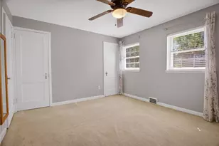 2406 Morrow Pl, Bethel Park, PA 15102 - Photo 24