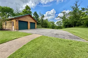 498 Lockwood Rd, Washington Township, PA 15632 - Photo 4