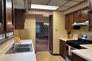 1041 Clinton Rd, Findlay Township, PA 15026 - Photo 6