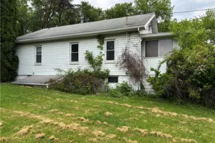 1041 Clinton Rd, Findlay Township, PA 15026 - Photo 2