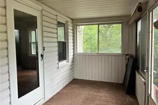 1041 Clinton Rd, Findlay Township, PA 15026 - Photo 18