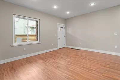 838 Eureka St, Pittsburgh, PA 15210 - Photo 6