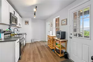 8 E Sycamore St, Pittsburgh, PA 15211 - Photo 4