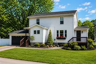 870 N Buhl Farm Dr, Sharpsville, PA 16148 - Photo 1