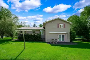 23 Kimberly Dr, Liberty Township, PA 16127 - Photo 4