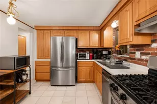 171 Crescent Garden Dr, Pittsburgh, PA 15235 - Photo 4