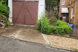 1002 Goehring St, Spring Hill, PA 15212 - Photo 2