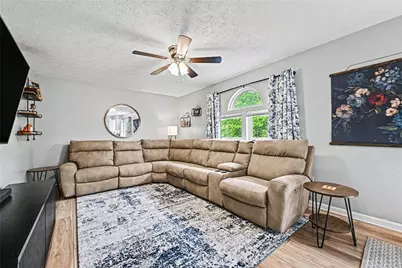 244 Jaclyn Dr, Cranberry Township, PA 16066 - Photo 4