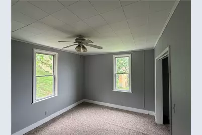 549 Thompson, Donora, PA 15033 - Photo 12