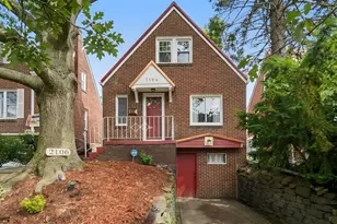 2106 Victoria Ave, Arnold, PA 15068 - Photo 1