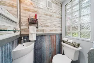 2106 Victoria Ave, Arnold, PA 15068 - Photo 18