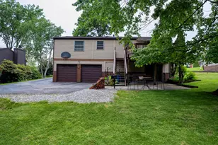 105 Nanton Way, Robinson Twp, PA 15108 - Photo 4