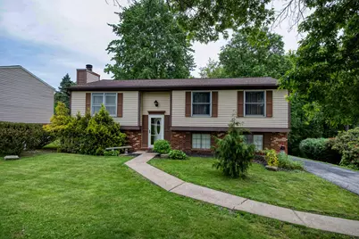 105 Nanton Way, Robinson Twp, PA 15108 - Photo 2