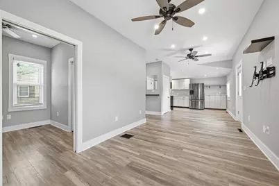 28 Bredin Ave, Twp of But SW, PA 16045 - Photo 8