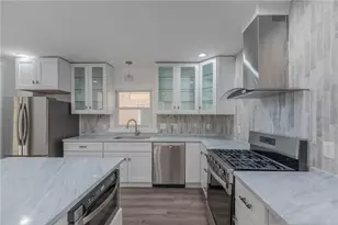 6334 Forward Ave, Pittsburgh, PA 15217 - Photo 12