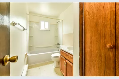 2044 Renton Rd, Pittsburgh, PA 15239 - Photo 8