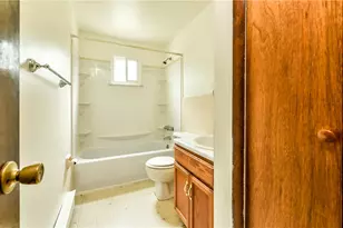 2044 Renton Rd, Pittsburgh, PA 15239 - Photo 8