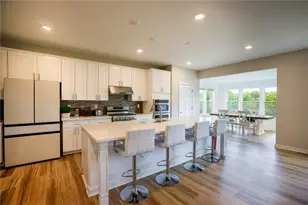 109 Mesa Dr, Moon/Crescent Twp, PA 15108 - Photo 2