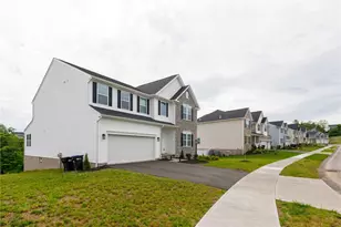 109 Mesa Dr, Moon/Crescent Twp, PA 15108 - Photo 32