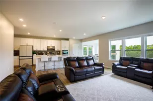 109 Mesa Dr, Moon/Crescent Twp, PA 15108 - Photo 2
