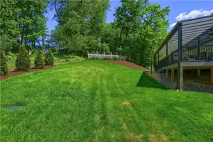 2525 Country Side Ln, Pittsburgh, PA 15090 - Photo 16