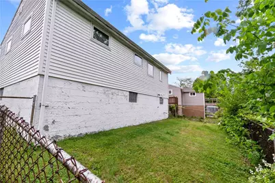 402 Oakhurst Ave, North Versailles, PA 15137 - Photo 18