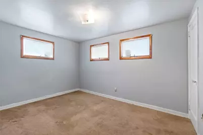 402 Oakhurst Ave, North Versailles, PA 15137 - Photo 8